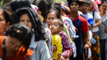 গৃহযুদ্ধ ও মানবিক বিপর্যয়ের মধ্যেই নির্বাচনে যাচ্ছে মিয়ানমার